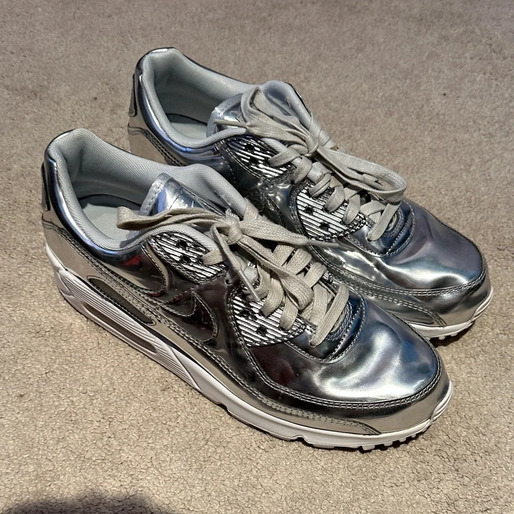 Nike Air Max 90 Metallic Silver (2020) (Women's) - Picture 2 of 4
